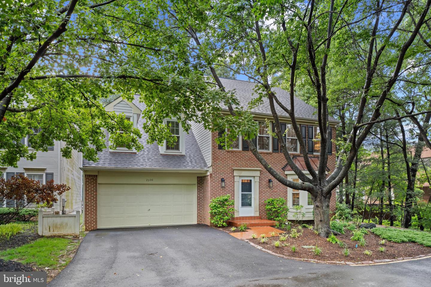 2300 YVONNES WAY, DUNN LORING, Virginia 22027, 4 Bedrooms Bedrooms, ,4 BathroomsBathrooms,Residential,For sale,2300 YVONNES WAY,VAFX2243606 MLS # VAFX2243606