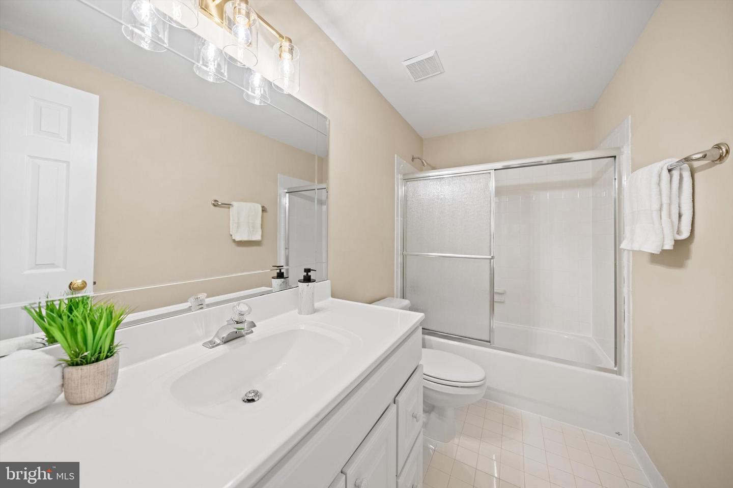 2300 YVONNES WAY, DUNN LORING, Virginia 22027, 4 Bedrooms Bedrooms, ,4 BathroomsBathrooms,Residential,For sale,2300 YVONNES WAY,VAFX2243606 MLS # VAFX2243606