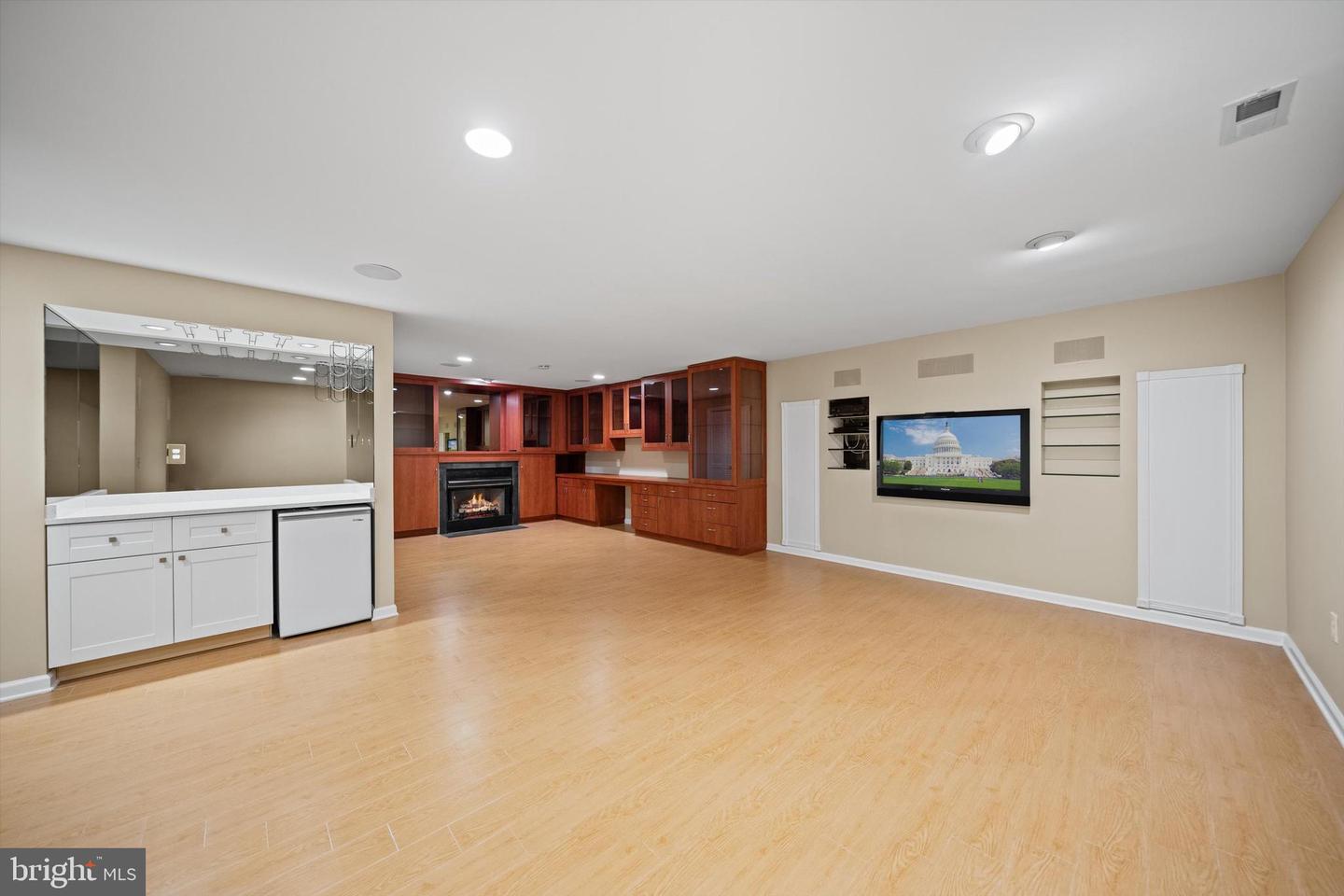 2300 YVONNES WAY, DUNN LORING, Virginia 22027, 4 Bedrooms Bedrooms, ,4 BathroomsBathrooms,Residential,For sale,2300 YVONNES WAY,VAFX2243606 MLS # VAFX2243606