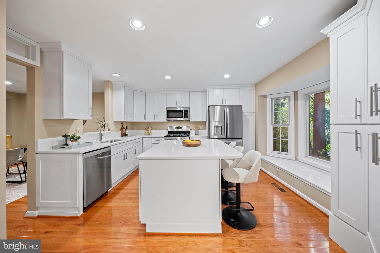 2300 YVONNES WAY, DUNN LORING, Virginia 22027, 4 Bedrooms Bedrooms, ,4 BathroomsBathrooms,Residential,For sale,2300 YVONNES WAY,VAFX2243606 MLS # VAFX2243606
