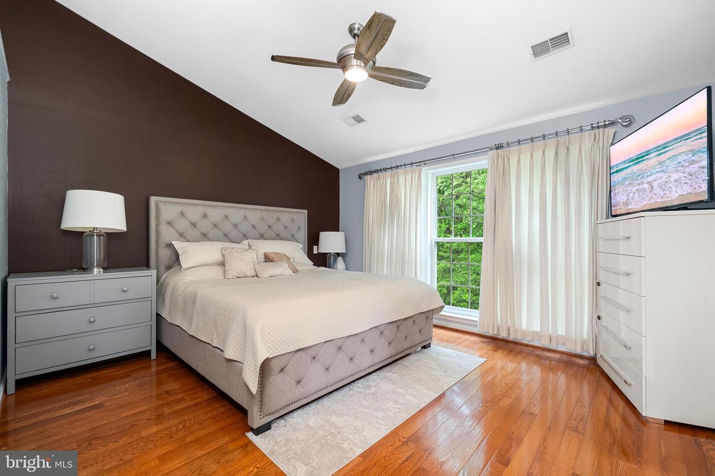 4000 TIMBER OAK TRL, FAIRFAX, Virginia 22033, 4 Bedrooms Bedrooms, ,3 BathroomsBathrooms,Residential,For sale,4000 TIMBER OAK TRL,VAFX2243640 MLS # VAFX2243640