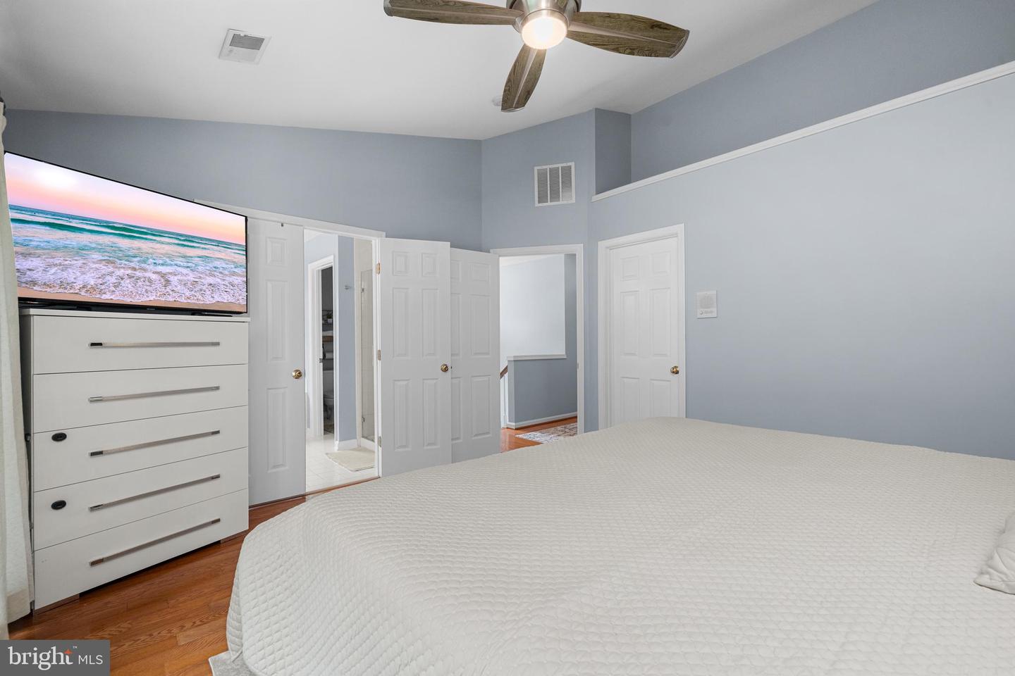 4000 TIMBER OAK TRL, FAIRFAX, Virginia 22033, 4 Bedrooms Bedrooms, ,3 BathroomsBathrooms,Residential,For sale,4000 TIMBER OAK TRL,VAFX2243640 MLS # VAFX2243640