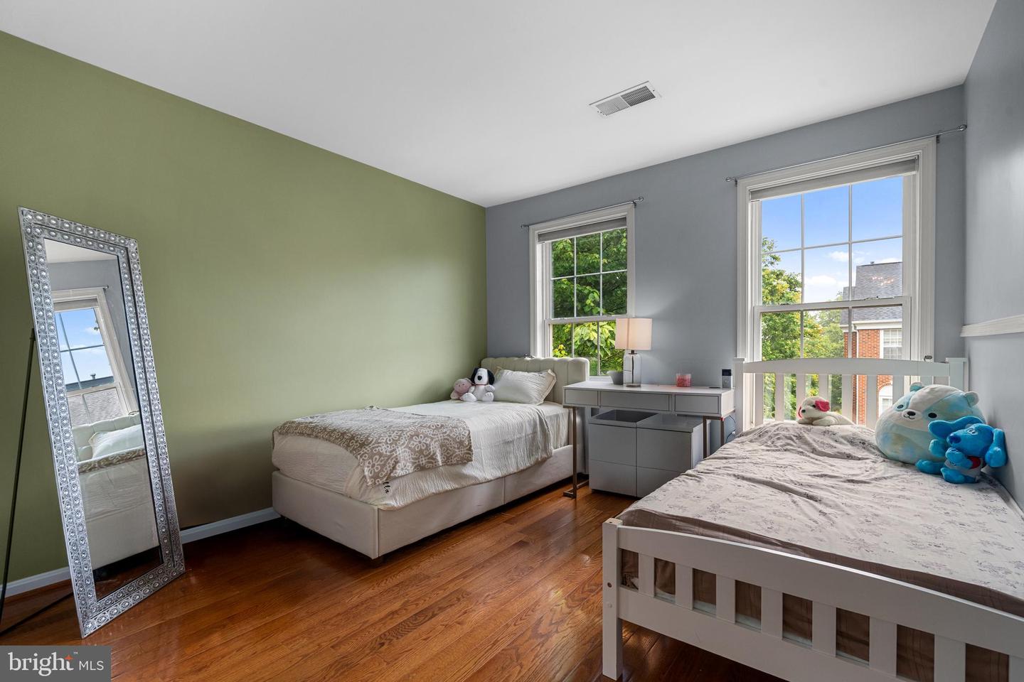 4000 TIMBER OAK TRL, FAIRFAX, Virginia 22033, 4 Bedrooms Bedrooms, ,3 BathroomsBathrooms,Residential,For sale,4000 TIMBER OAK TRL,VAFX2243640 MLS # VAFX2243640
