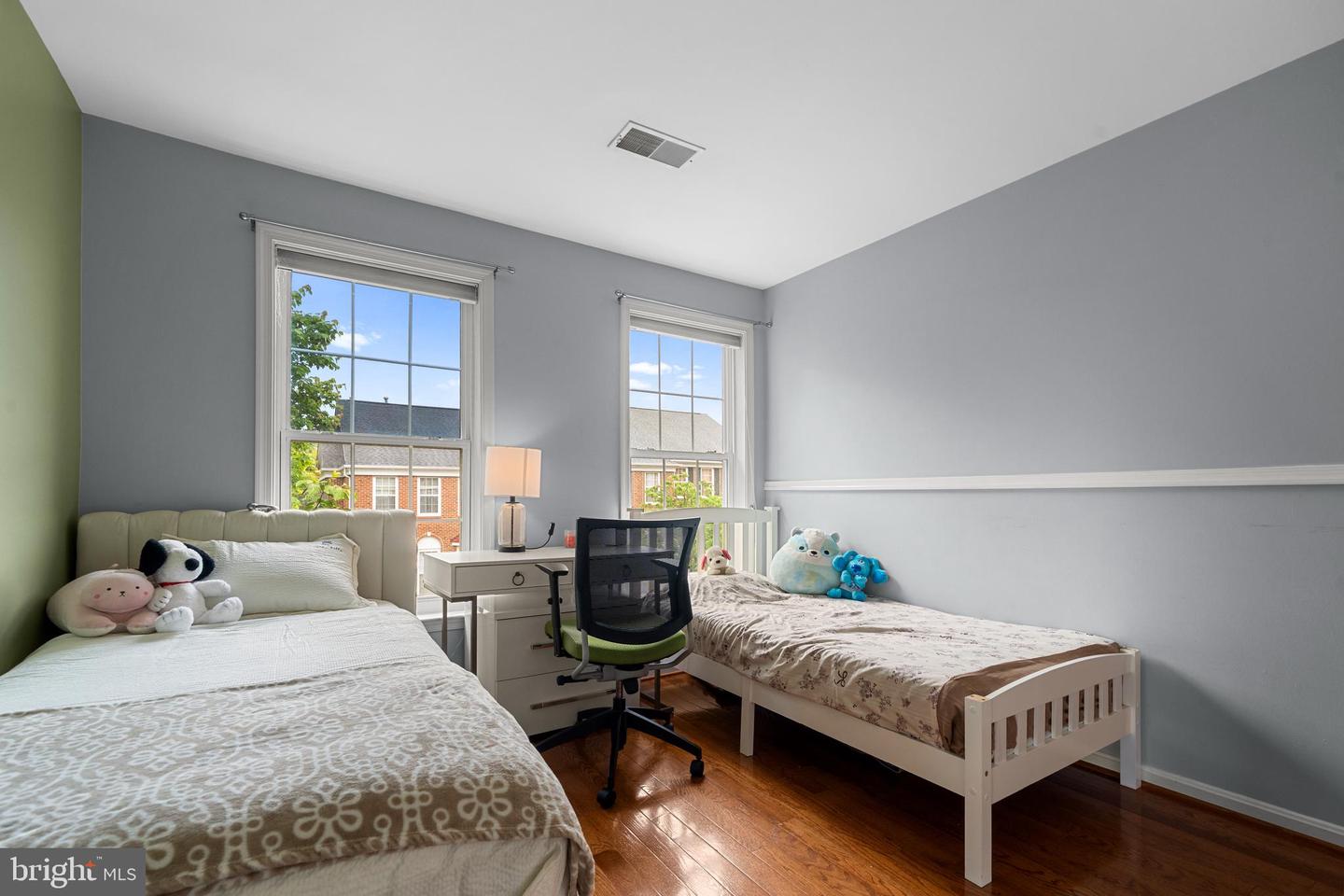 4000 TIMBER OAK TRL, FAIRFAX, Virginia 22033, 4 Bedrooms Bedrooms, ,3 BathroomsBathrooms,Residential,For sale,4000 TIMBER OAK TRL,VAFX2243640 MLS # VAFX2243640