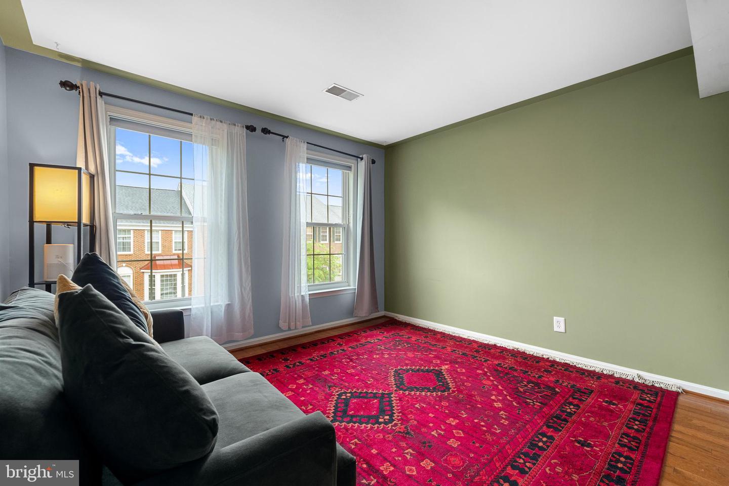 4000 TIMBER OAK TRL, FAIRFAX, Virginia 22033, 4 Bedrooms Bedrooms, ,3 BathroomsBathrooms,Residential,For sale,4000 TIMBER OAK TRL,VAFX2243640 MLS # VAFX2243640