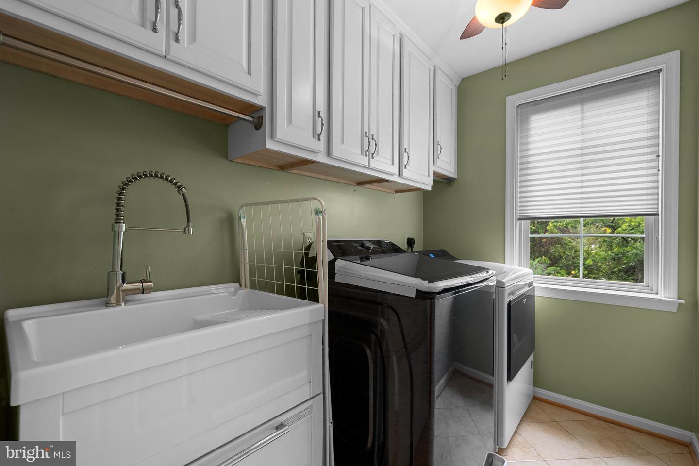 4000 TIMBER OAK TRL, FAIRFAX, Virginia 22033, 4 Bedrooms Bedrooms, ,3 BathroomsBathrooms,Residential,For sale,4000 TIMBER OAK TRL,VAFX2243640 MLS # VAFX2243640