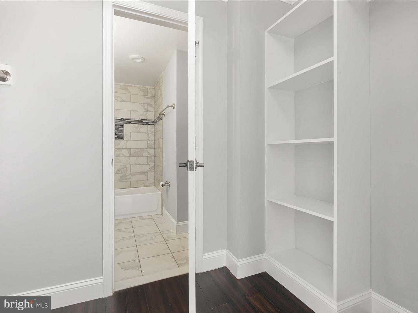 4141 N HENDERSON RD N #809, ARLINGTON, Virginia 22203, ,1 BathroomBathrooms,Residential,For sale,4141 N HENDERSON RD N #809,VAAR2058304 MLS # VAAR2058304