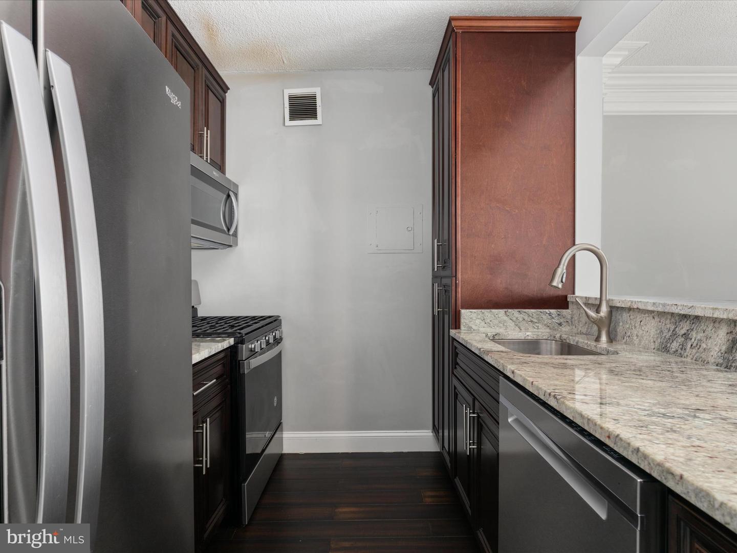 4141 N HENDERSON RD N #809, ARLINGTON, Virginia 22203, ,1 BathroomBathrooms,Residential,For sale,4141 N HENDERSON RD N #809,VAAR2058304 MLS # VAAR2058304