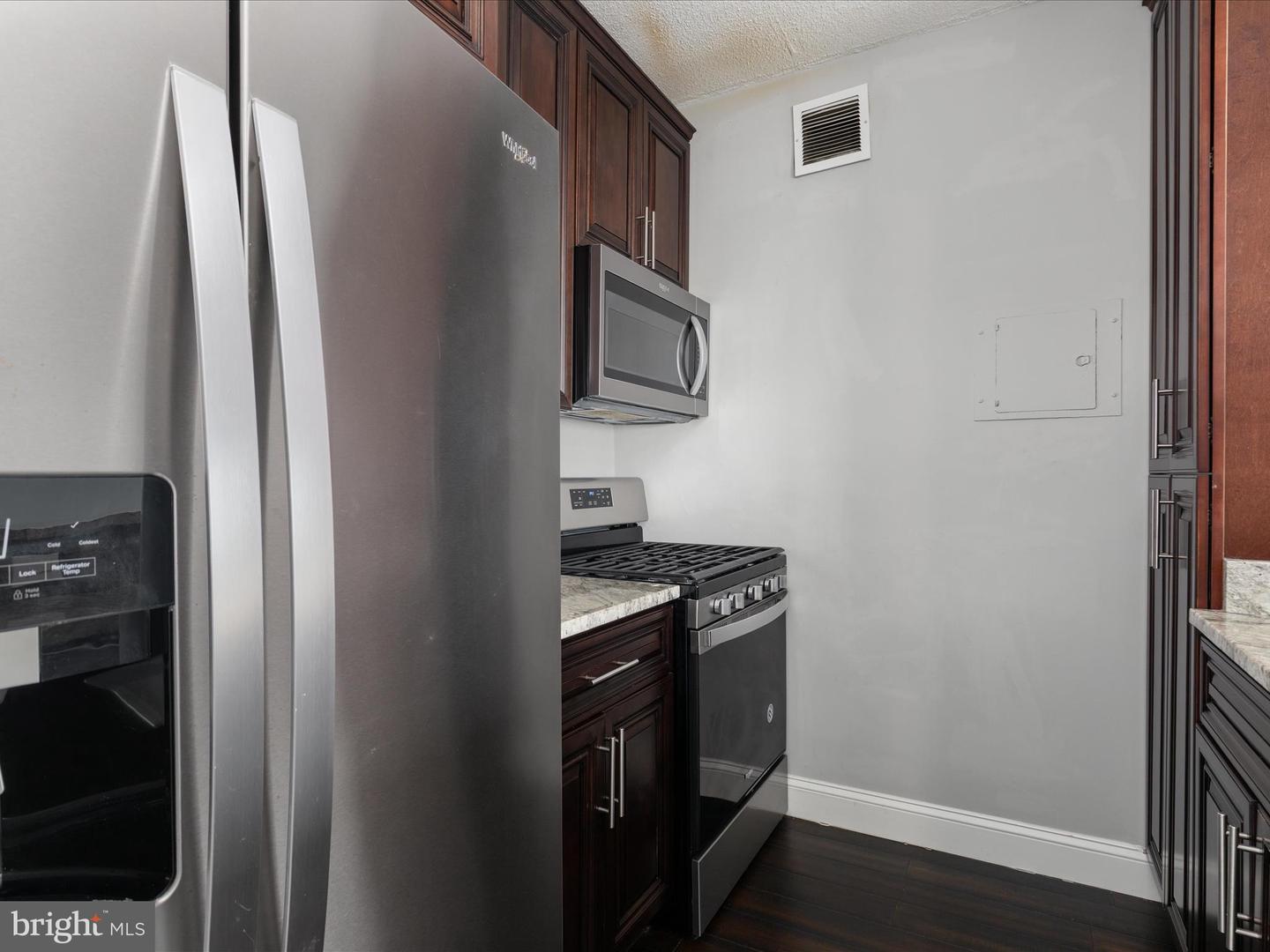 4141 N HENDERSON RD N #809, ARLINGTON, Virginia 22203, ,1 BathroomBathrooms,Residential,For sale,4141 N HENDERSON RD N #809,VAAR2058304 MLS # VAAR2058304