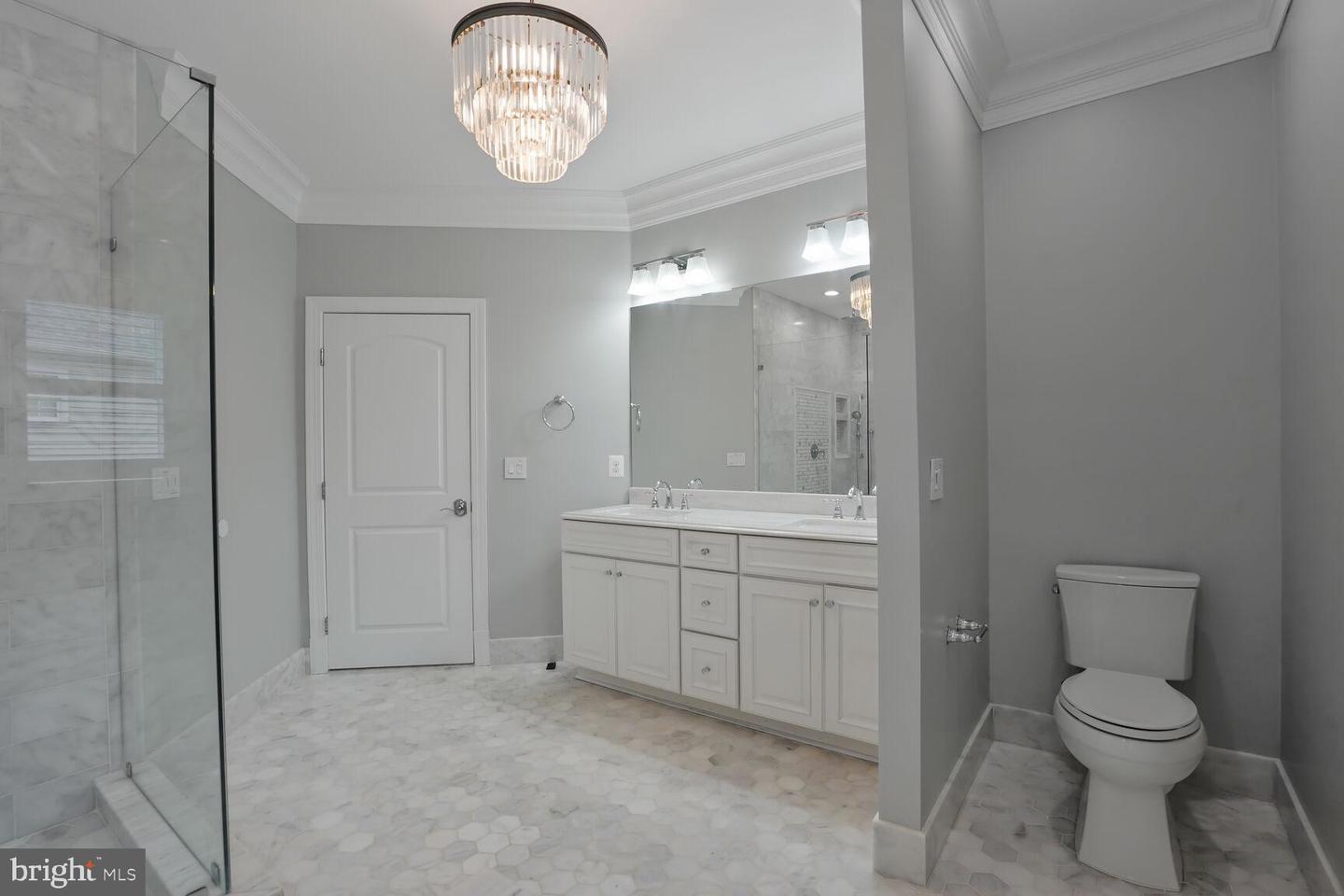 13013 DUNHILL DR, FAIRFAX, Virginia 22030, 5 Bedrooms Bedrooms, ,4 BathroomsBathrooms,Residential,For sale,13013 DUNHILL DR,VAFX2243650 MLS # VAFX2243650
