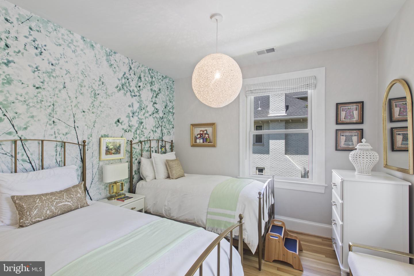 6200 BROAD BRANCH RD NW, WASHINGTON, District Of Columbia 20015, 5 Bedrooms Bedrooms, ,3 BathroomsBathrooms,Residential,For sale,6200 BROAD BRANCH RD NW,DCDC2202808 MLS # DCDC2202808