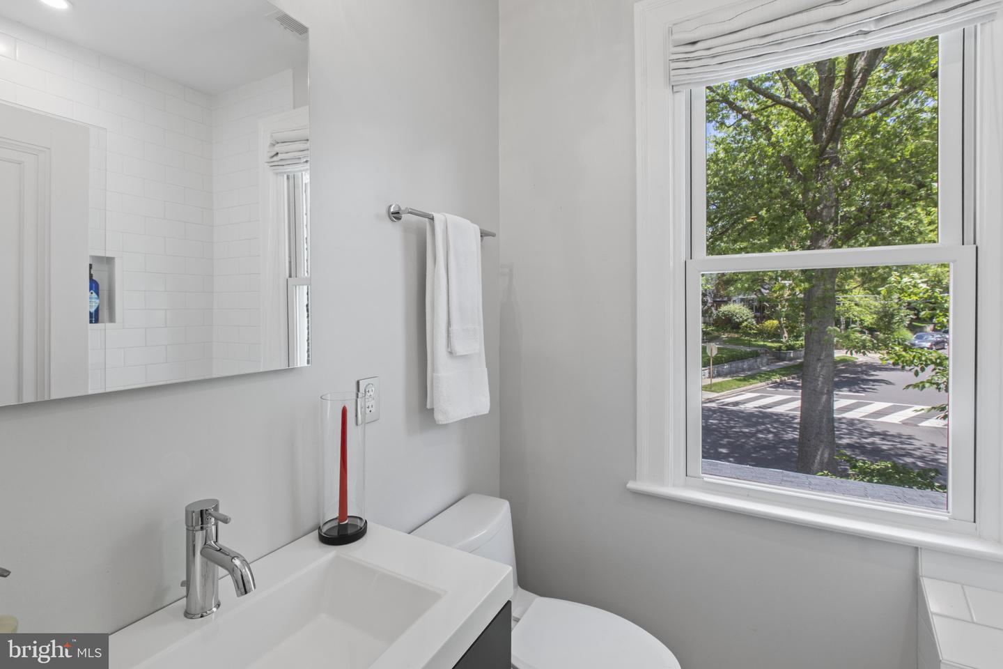 6200 BROAD BRANCH RD NW, WASHINGTON, District Of Columbia 20015, 5 Bedrooms Bedrooms, ,3 BathroomsBathrooms,Residential,For sale,6200 BROAD BRANCH RD NW,DCDC2202808 MLS # DCDC2202808