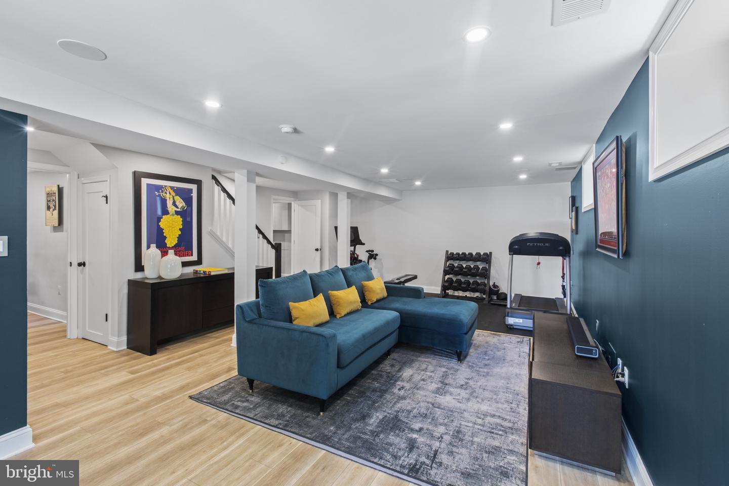 6200 BROAD BRANCH RD NW, WASHINGTON, District Of Columbia 20015, 5 Bedrooms Bedrooms, ,3 BathroomsBathrooms,Residential,For sale,6200 BROAD BRANCH RD NW,DCDC2202808 MLS # DCDC2202808