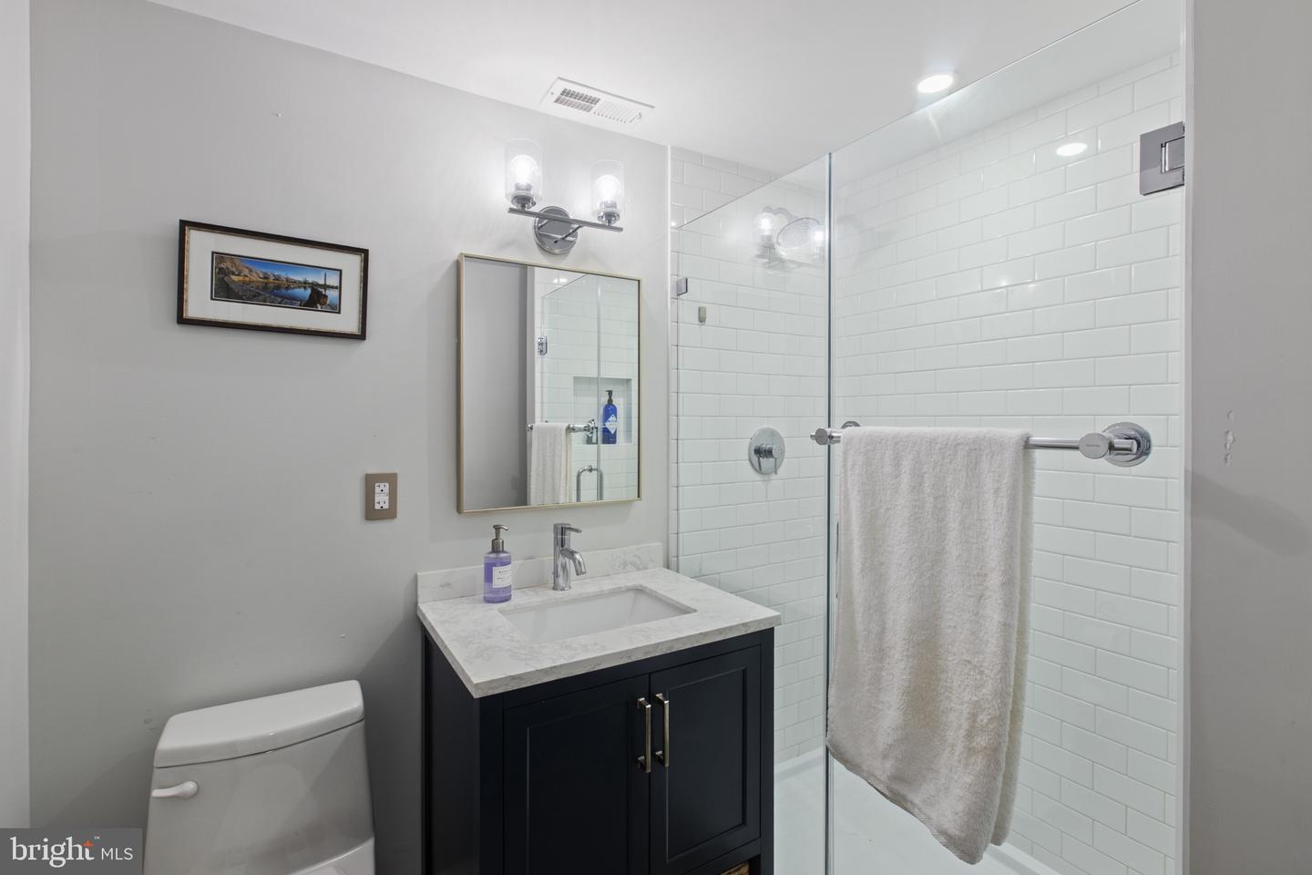 6200 BROAD BRANCH RD NW, WASHINGTON, District Of Columbia 20015, 5 Bedrooms Bedrooms, ,3 BathroomsBathrooms,Residential,For sale,6200 BROAD BRANCH RD NW,DCDC2202808 MLS # DCDC2202808