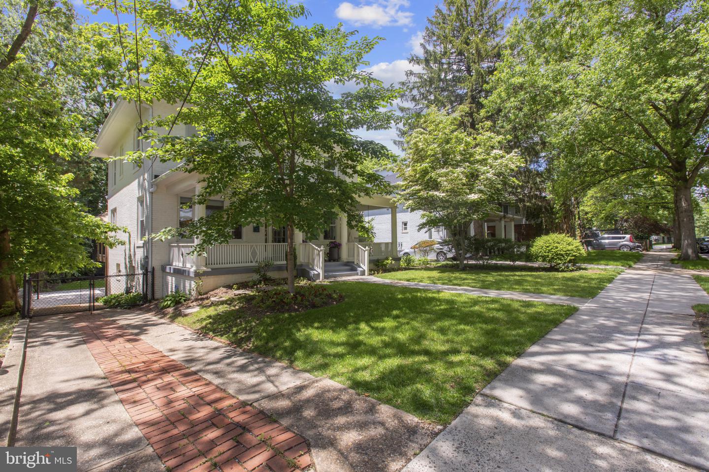 6200 BROAD BRANCH RD NW, WASHINGTON, District Of Columbia 20015, 5 Bedrooms Bedrooms, ,3 BathroomsBathrooms,Residential,For sale,6200 BROAD BRANCH RD NW,DCDC2202808 MLS # DCDC2202808
