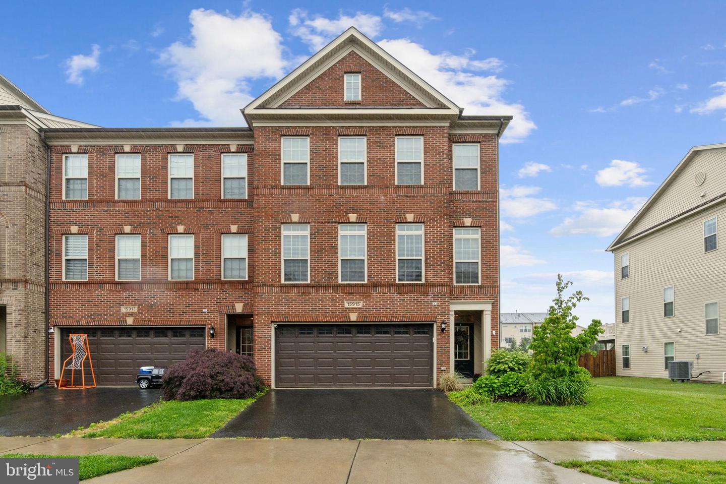 15915 DARLING PL, HAYMARKET, Virginia 20169, 4 Bedrooms Bedrooms, ,3 BathroomsBathrooms,Residential,For sale,15915 DARLING PL,VAPW2095700 MLS # VAPW2095700
