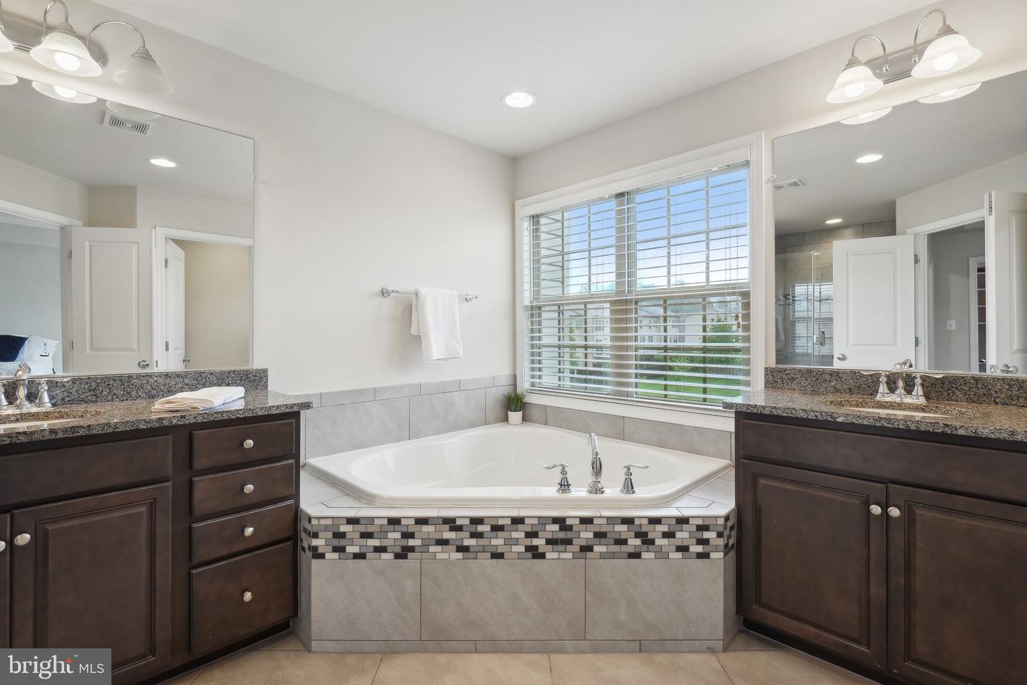 15915 DARLING PL, HAYMARKET, Virginia 20169, 4 Bedrooms Bedrooms, ,3 BathroomsBathrooms,Residential,For sale,15915 DARLING PL,VAPW2095700 MLS # VAPW2095700