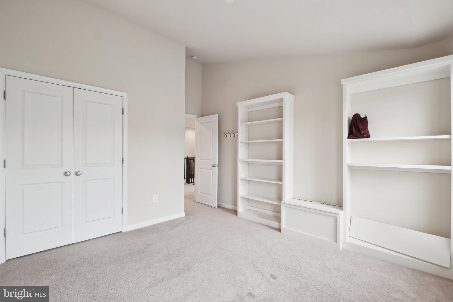 15915 DARLING PL, HAYMARKET, Virginia 20169, 4 Bedrooms Bedrooms, ,3 BathroomsBathrooms,Residential,For sale,15915 DARLING PL,VAPW2095700 MLS # VAPW2095700