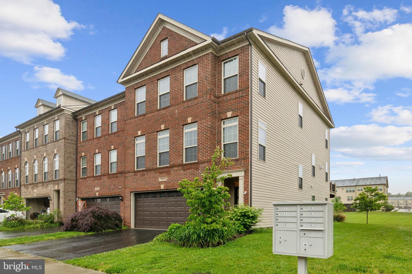 15915 DARLING PL, HAYMARKET, Virginia 20169, 4 Bedrooms Bedrooms, ,3 BathroomsBathrooms,Residential,For sale,15915 DARLING PL,VAPW2095700 MLS # VAPW2095700