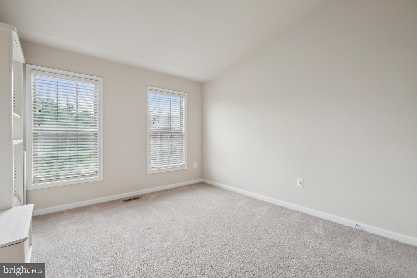 15915 DARLING PL, HAYMARKET, Virginia 20169, 4 Bedrooms Bedrooms, ,3 BathroomsBathrooms,Residential,For sale,15915 DARLING PL,VAPW2095700 MLS # VAPW2095700