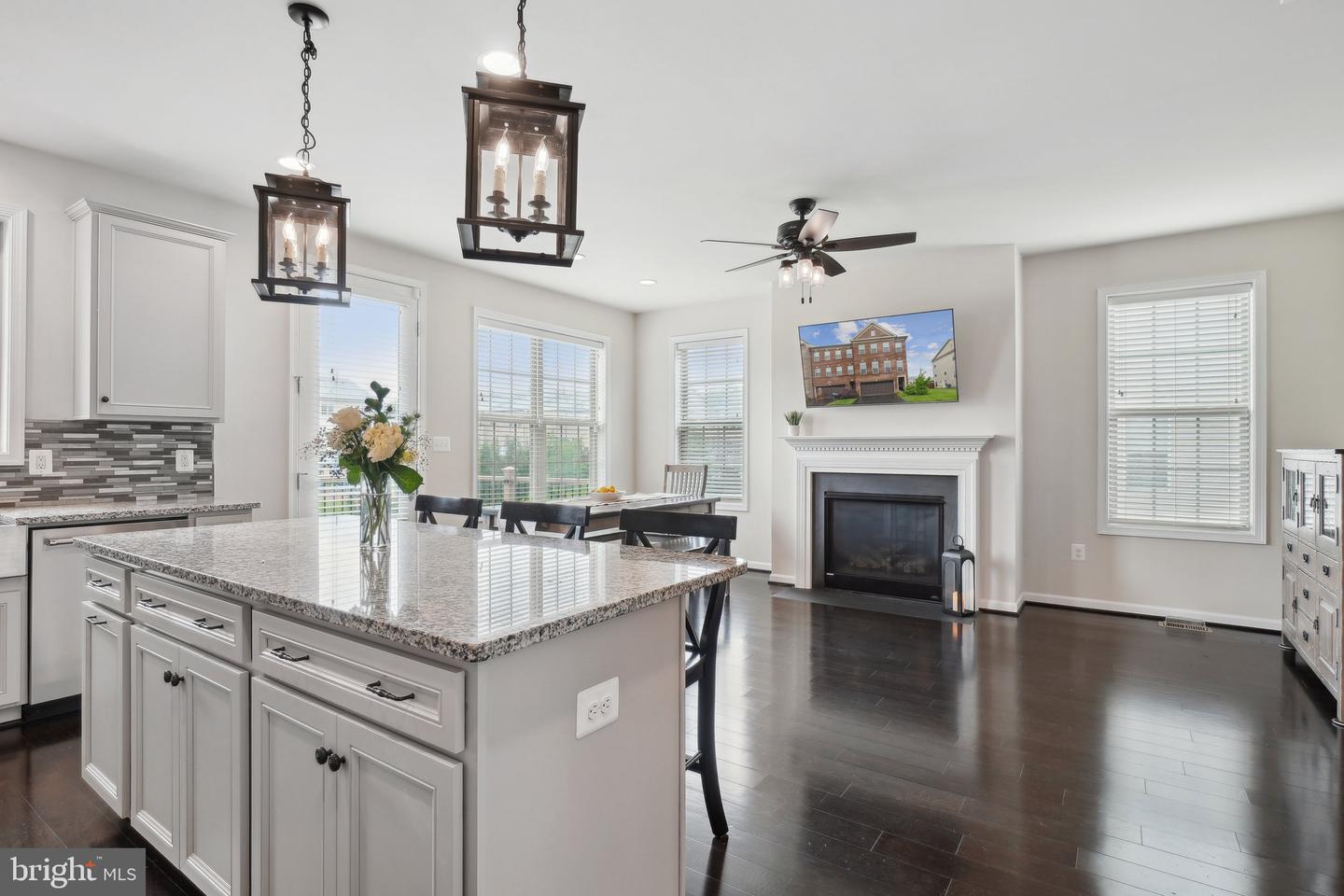 15915 DARLING PL, HAYMARKET, Virginia 20169, 4 Bedrooms Bedrooms, ,3 BathroomsBathrooms,Residential,For sale,15915 DARLING PL,VAPW2095700 MLS # VAPW2095700