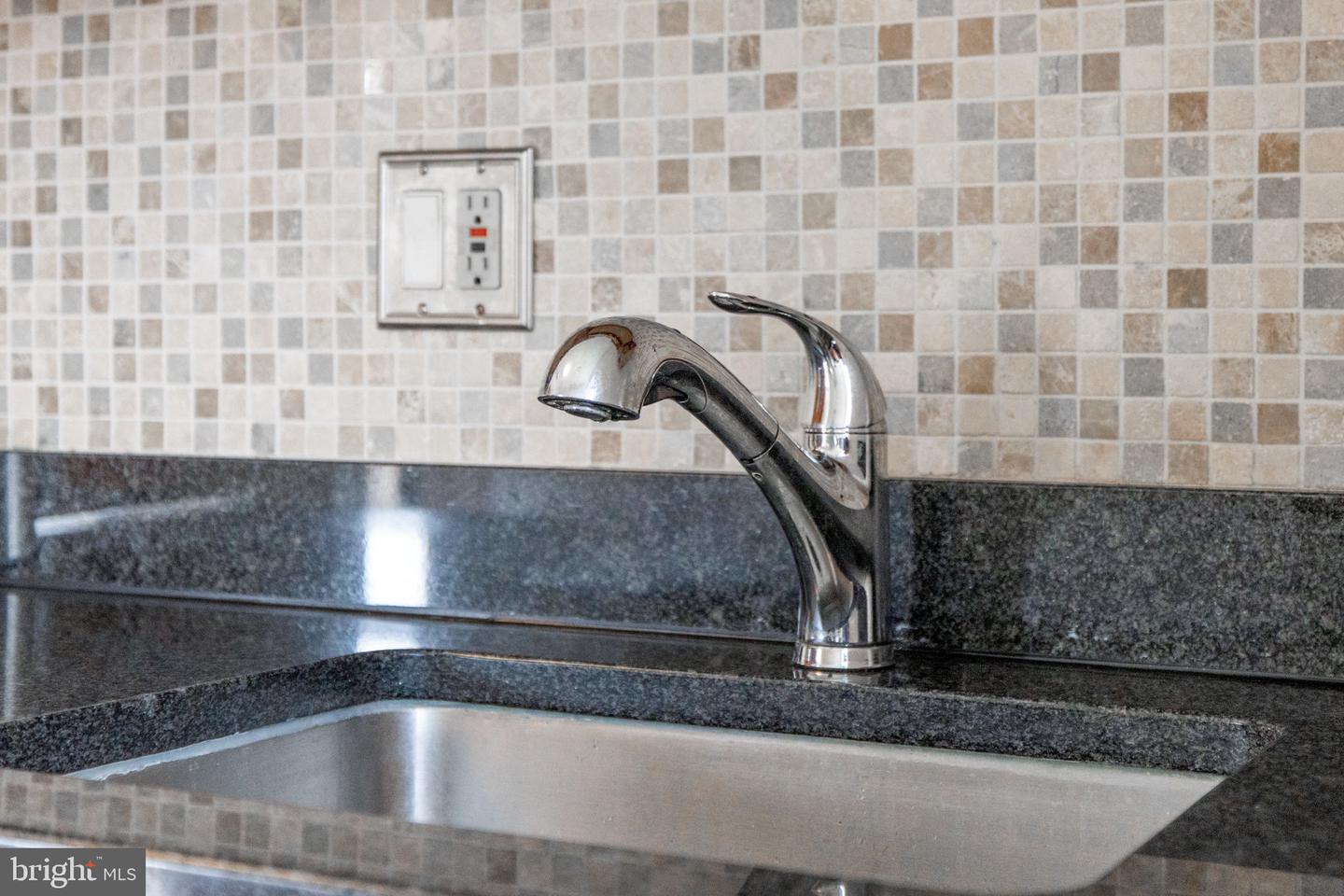 9731 KINGS CROWN CT #201, FAIRFAX, Virginia 22031, 3 Bedrooms Bedrooms, ,2 BathroomsBathrooms,Residential,For sale,9731 KINGS CROWN CT #201,VAFX2243616 MLS # VAFX2243616