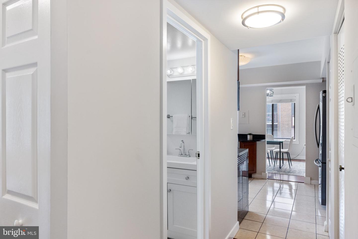 9731 KINGS CROWN CT #201, FAIRFAX, Virginia 22031, 3 Bedrooms Bedrooms, ,2 BathroomsBathrooms,Residential,For sale,9731 KINGS CROWN CT #201,VAFX2243616 MLS # VAFX2243616
