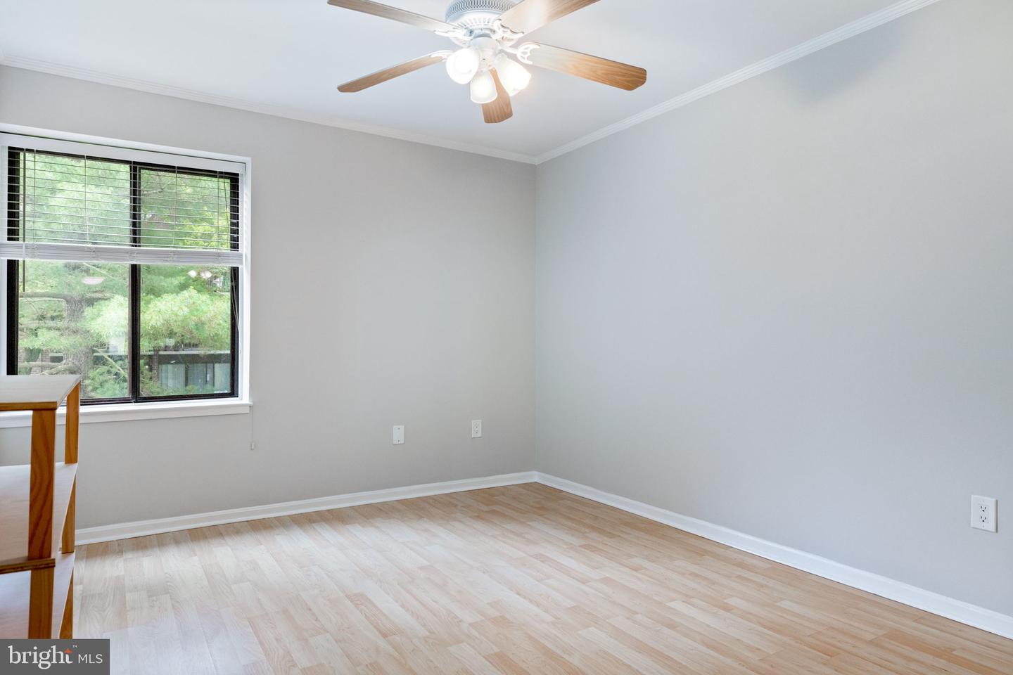 9731 KINGS CROWN CT #201, FAIRFAX, Virginia 22031, 3 Bedrooms Bedrooms, ,2 BathroomsBathrooms,Residential,For sale,9731 KINGS CROWN CT #201,VAFX2243616 MLS # VAFX2243616