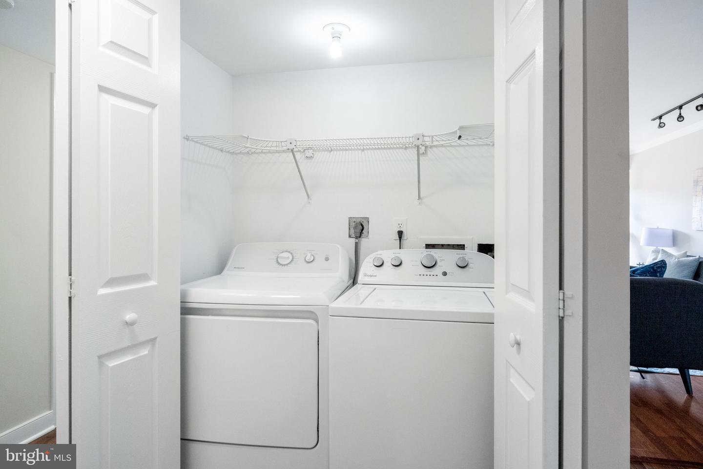 9731 KINGS CROWN CT #201, FAIRFAX, Virginia 22031, 3 Bedrooms Bedrooms, ,2 BathroomsBathrooms,Residential,For sale,9731 KINGS CROWN CT #201,VAFX2243616 MLS # VAFX2243616