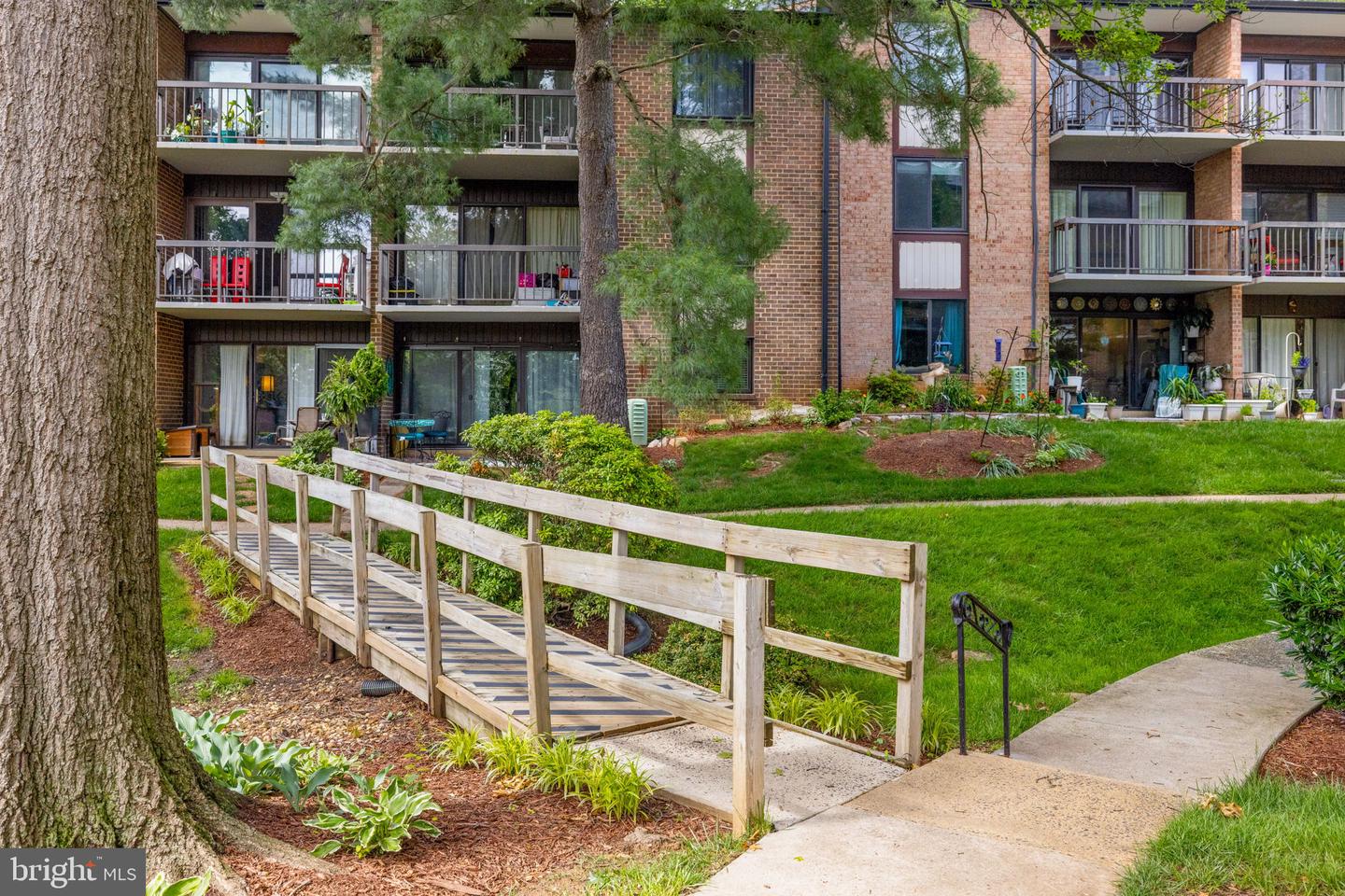 9731 KINGS CROWN CT #201, FAIRFAX, Virginia 22031, 3 Bedrooms Bedrooms, ,2 BathroomsBathrooms,Residential,For sale,9731 KINGS CROWN CT #201,VAFX2243616 MLS # VAFX2243616