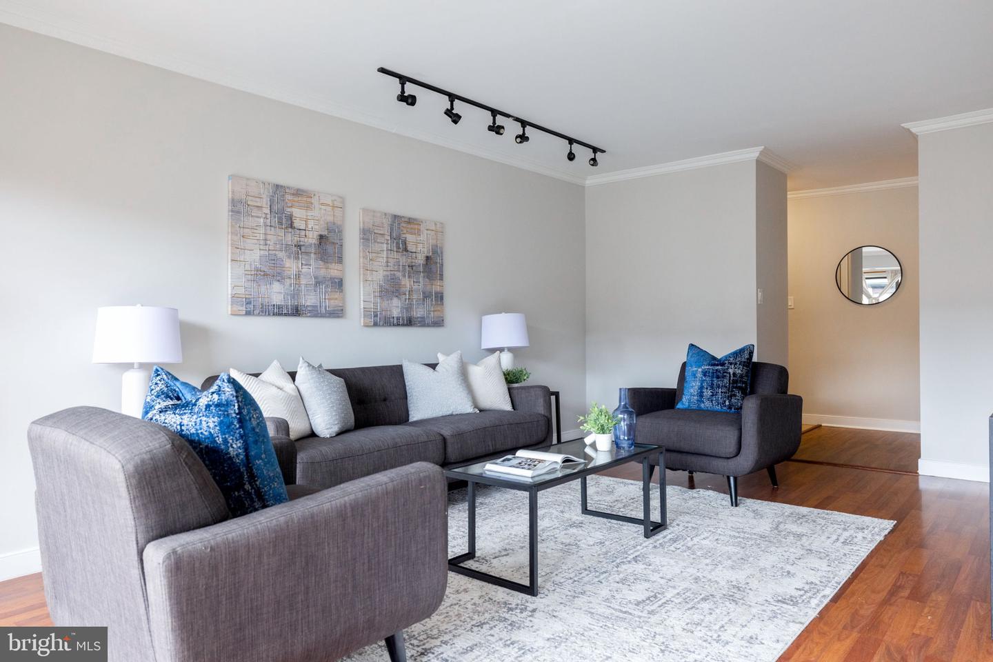 9731 KINGS CROWN CT #201, FAIRFAX, Virginia 22031, 3 Bedrooms Bedrooms, ,2 BathroomsBathrooms,Residential,For sale,9731 KINGS CROWN CT #201,VAFX2243616 MLS # VAFX2243616