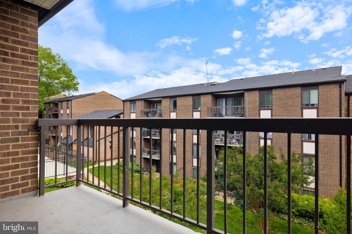 9731 KINGS CROWN CT #201, FAIRFAX, Virginia 22031, 3 Bedrooms Bedrooms, ,2 BathroomsBathrooms,Residential,For sale,9731 KINGS CROWN CT #201,VAFX2243616 MLS # VAFX2243616