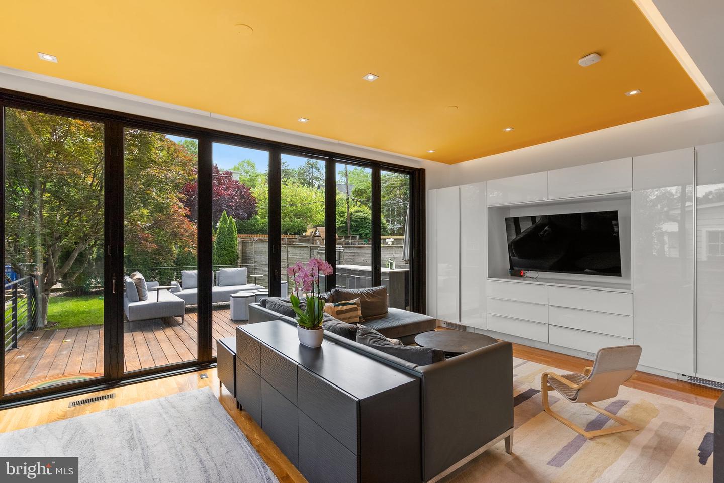 2815 39TH ST NW, WASHINGTON, District Of Columbia 20007, 6 Bedrooms Bedrooms, ,4 BathroomsBathrooms,Residential,For sale,2815 39TH ST NW,DCDC2202782 MLS # DCDC2202782