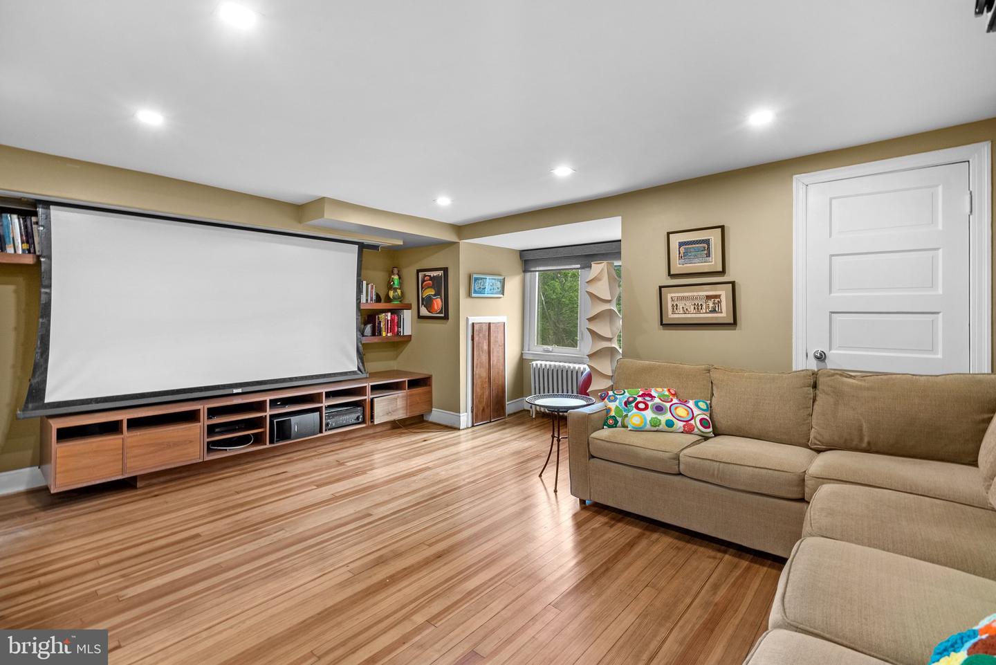 2815 39TH ST NW, WASHINGTON, District Of Columbia 20007, 6 Bedrooms Bedrooms, ,4 BathroomsBathrooms,Residential,For sale,2815 39TH ST NW,DCDC2202782 MLS # DCDC2202782