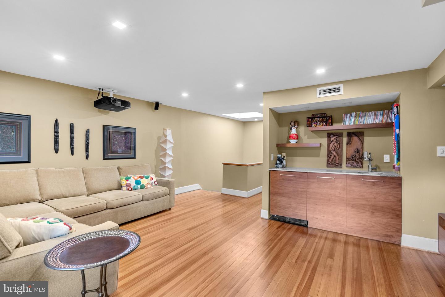 2815 39TH ST NW, WASHINGTON, District Of Columbia 20007, 6 Bedrooms Bedrooms, ,4 BathroomsBathrooms,Residential,For sale,2815 39TH ST NW,DCDC2202782 MLS # DCDC2202782