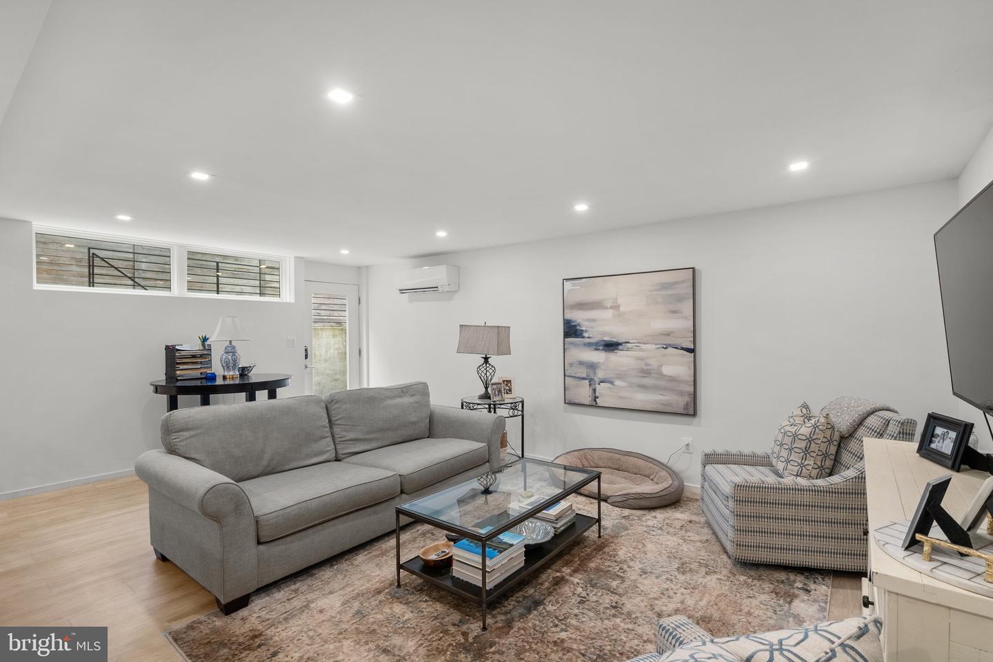 2815 39TH ST NW, WASHINGTON, District Of Columbia 20007, 6 Bedrooms Bedrooms, ,4 BathroomsBathrooms,Residential,For sale,2815 39TH ST NW,DCDC2202782 MLS # DCDC2202782