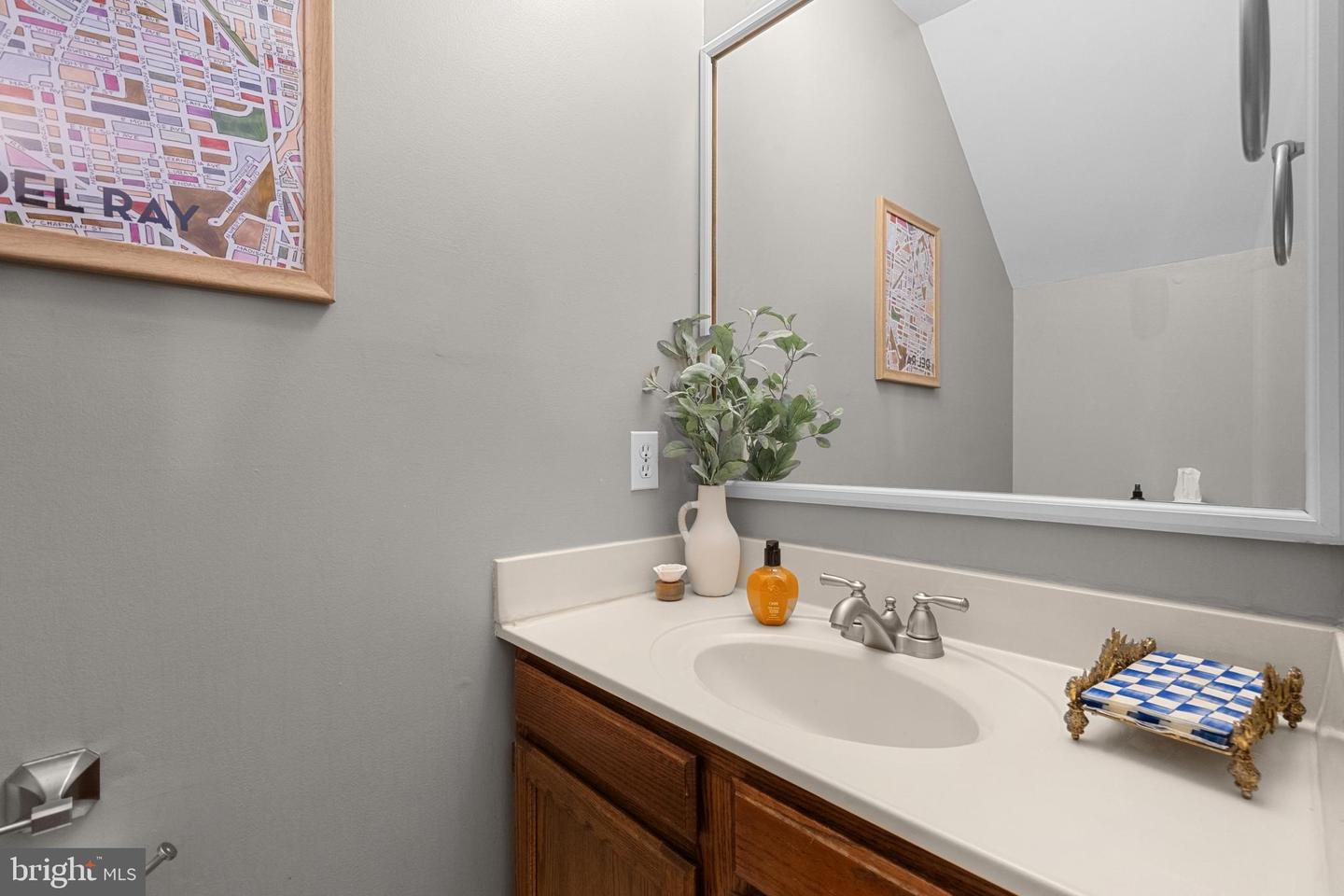 416 W GLEBE RD, ALEXANDRIA, Virginia 22305, 3 Bedrooms Bedrooms, ,2 BathroomsBathrooms,Residential,For sale,416 W GLEBE RD,VAAX2045794 MLS # VAAX2045794