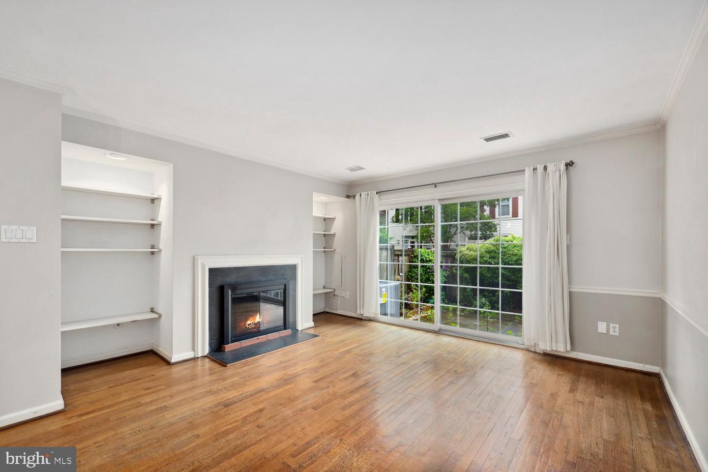416 W GLEBE RD, ALEXANDRIA, Virginia 22305, 3 Bedrooms Bedrooms, ,2 BathroomsBathrooms,Residential,For sale,416 W GLEBE RD,VAAX2045794 MLS # VAAX2045794