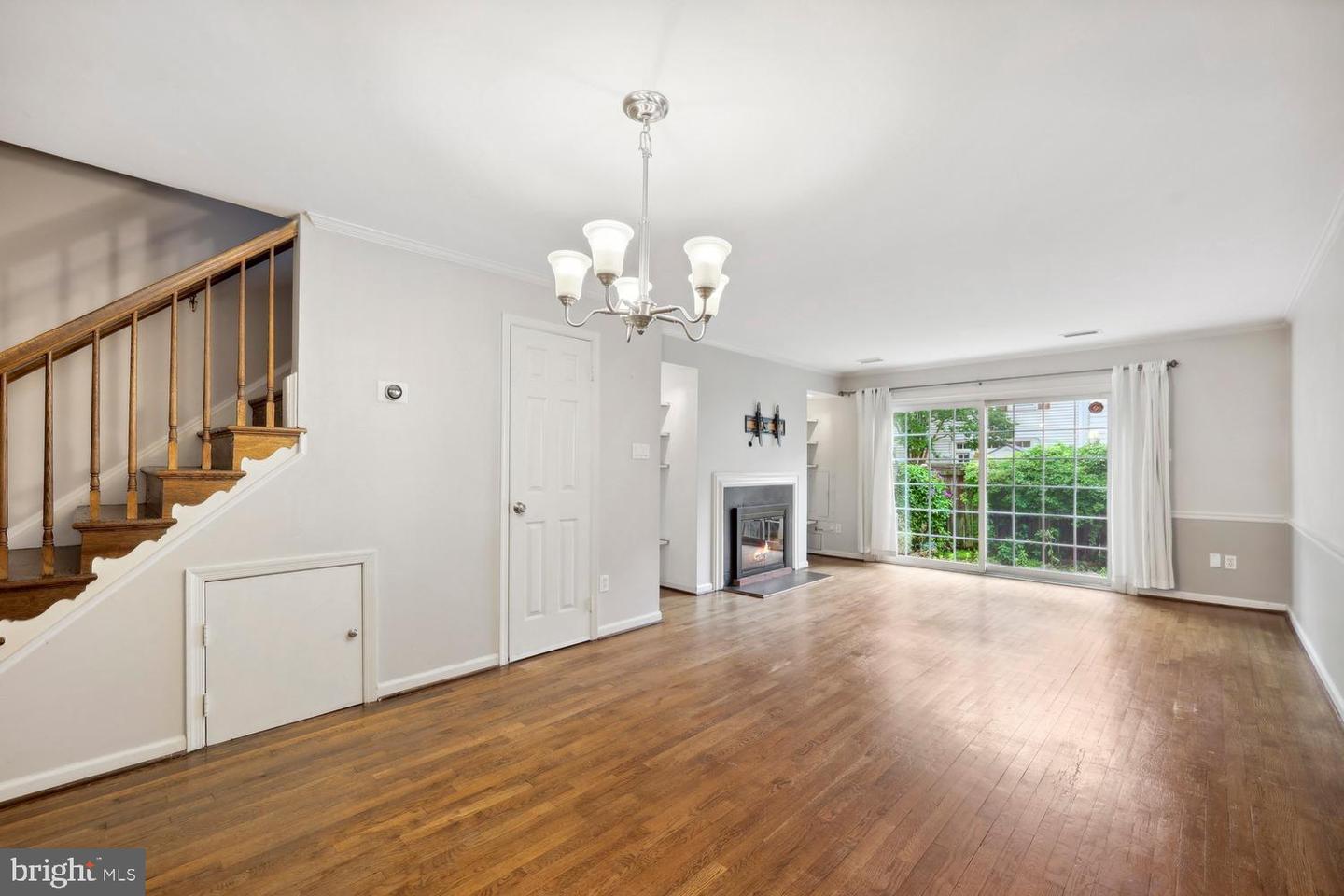 416 W GLEBE RD, ALEXANDRIA, Virginia 22305, 3 Bedrooms Bedrooms, ,2 BathroomsBathrooms,Residential,For sale,416 W GLEBE RD,VAAX2045794 MLS # VAAX2045794