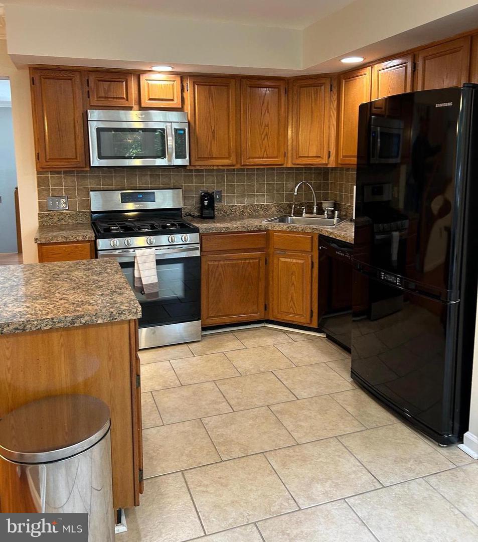 15496 TRAVAILER CT, WOODBRIDGE, Virginia 22193, 4 Bedrooms Bedrooms, ,3 BathroomsBathrooms,Residential,For sale,15496 TRAVAILER CT,VAPW2095706 MLS # VAPW2095706