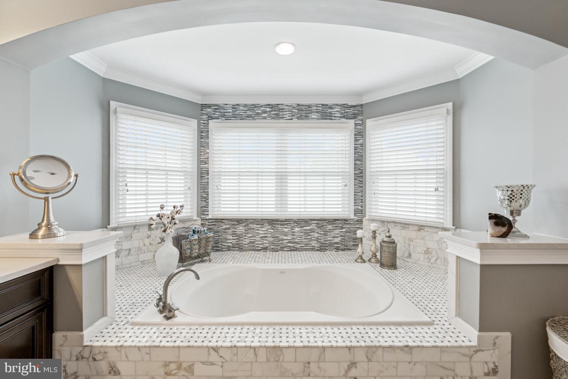 4872 AUTUMN GLORY WAY, CHANTILLY, Virginia 20151, 4 Bedrooms Bedrooms, ,4 BathroomsBathrooms,Residential,For sale,4872 AUTUMN GLORY WAY,VAFX2243714 MLS # VAFX2243714