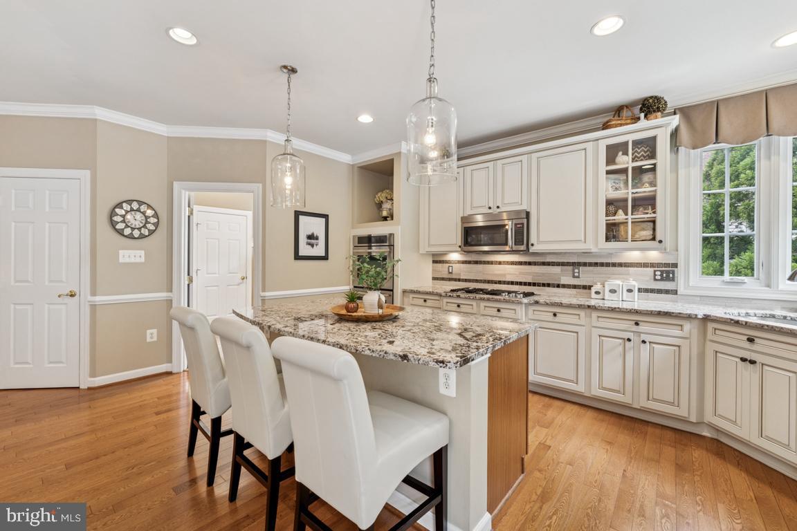 4872 AUTUMN GLORY WAY, CHANTILLY, Virginia 20151, 4 Bedrooms Bedrooms, ,4 BathroomsBathrooms,Residential,For sale,4872 AUTUMN GLORY WAY,VAFX2243714 MLS # VAFX2243714