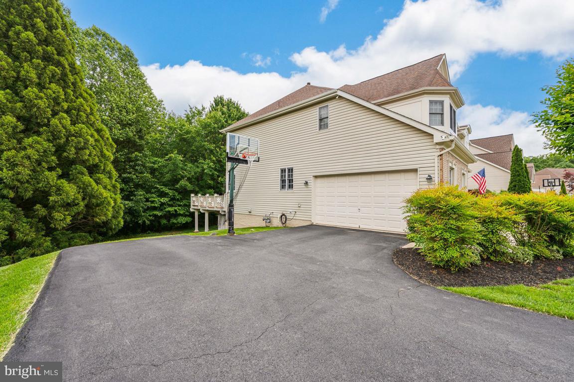 4872 AUTUMN GLORY WAY, CHANTILLY, Virginia 20151, 4 Bedrooms Bedrooms, ,4 BathroomsBathrooms,Residential,For sale,4872 AUTUMN GLORY WAY,VAFX2243714 MLS # VAFX2243714