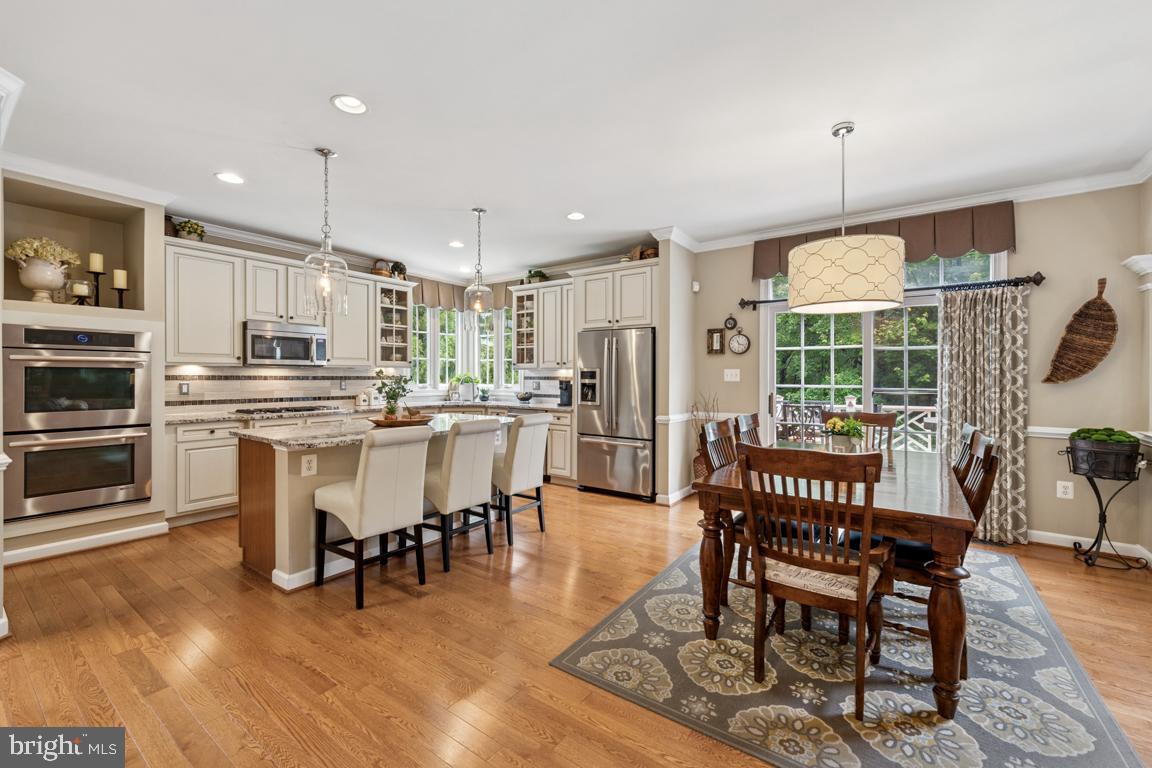 4872 AUTUMN GLORY WAY, CHANTILLY, Virginia 20151, 4 Bedrooms Bedrooms, ,4 BathroomsBathrooms,Residential,For sale,4872 AUTUMN GLORY WAY,VAFX2243714 MLS # VAFX2243714