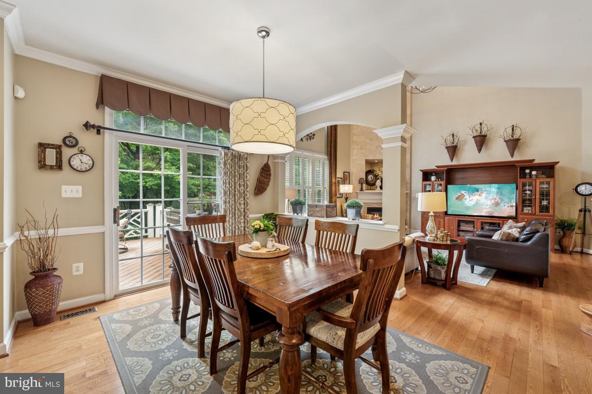 4872 AUTUMN GLORY WAY, CHANTILLY, Virginia 20151, 4 Bedrooms Bedrooms, ,4 BathroomsBathrooms,Residential,For sale,4872 AUTUMN GLORY WAY,VAFX2243714 MLS # VAFX2243714