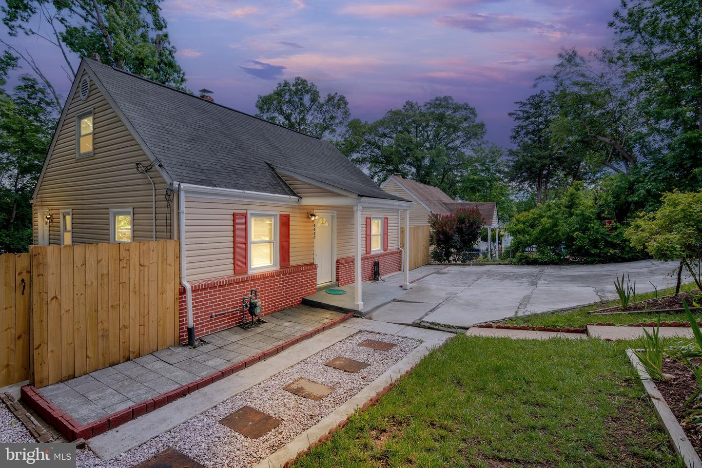 2322 FORT DR, ALEXANDRIA, Virginia 22303, 6 Bedrooms Bedrooms, ,3 BathroomsBathrooms,Residential,For sale,2322 FORT DR,VAFX2243730 MLS # VAFX2243730