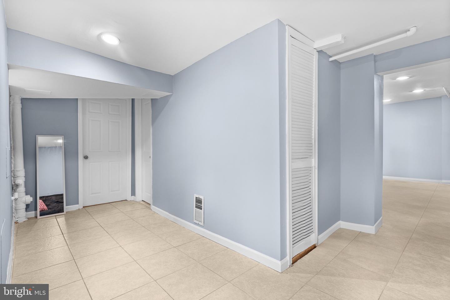 2322 FORT DR, ALEXANDRIA, Virginia 22303, 6 Bedrooms Bedrooms, ,3 BathroomsBathrooms,Residential,For sale,2322 FORT DR,VAFX2243730 MLS # VAFX2243730