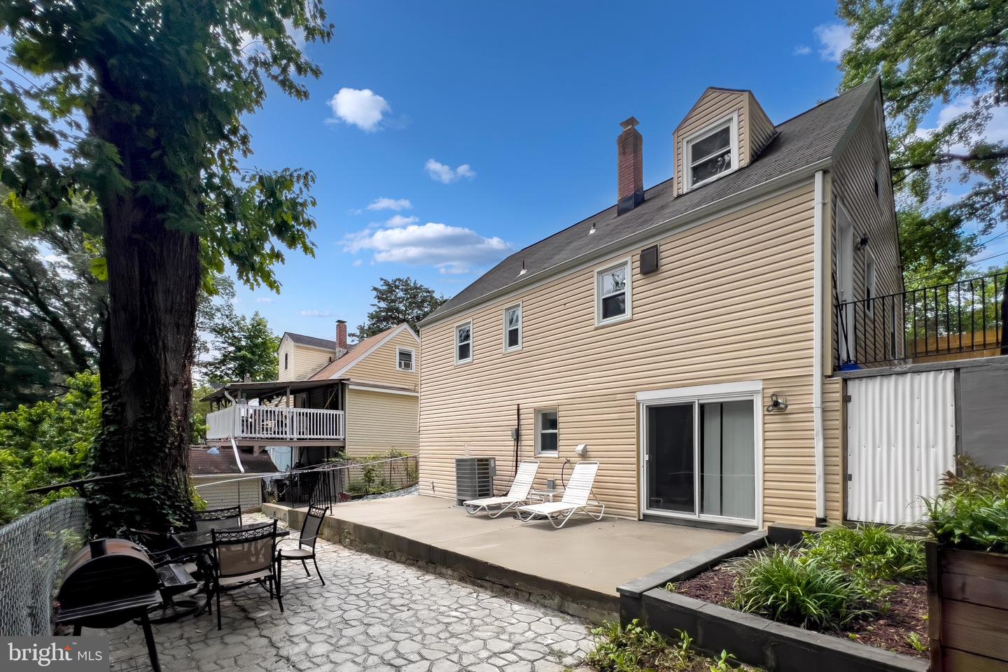 2322 FORT DR, ALEXANDRIA, Virginia 22303, 6 Bedrooms Bedrooms, ,3 BathroomsBathrooms,Residential,For sale,2322 FORT DR,VAFX2243730 MLS # VAFX2243730