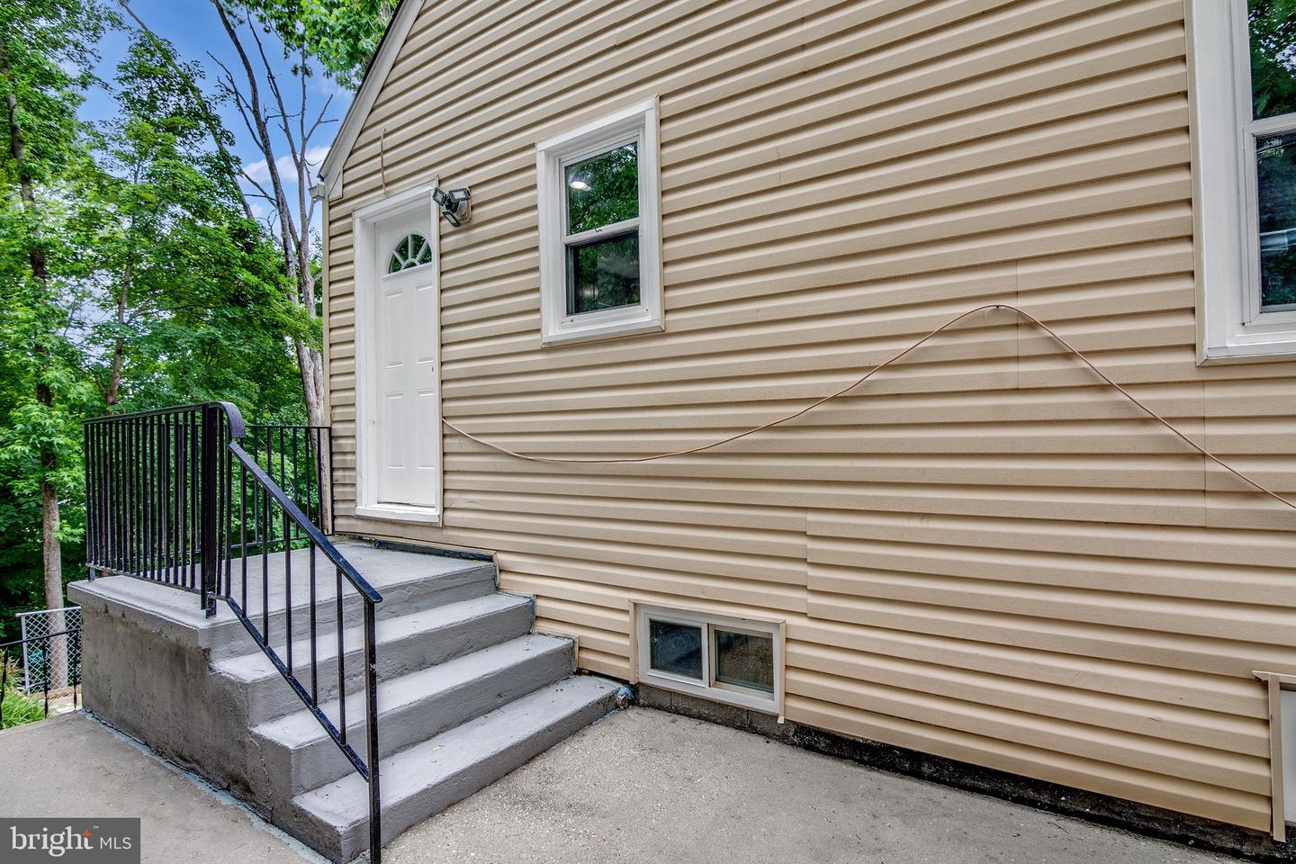 2322 FORT DR, ALEXANDRIA, Virginia 22303, 6 Bedrooms Bedrooms, ,3 BathroomsBathrooms,Residential,For sale,2322 FORT DR,VAFX2243730 MLS # VAFX2243730