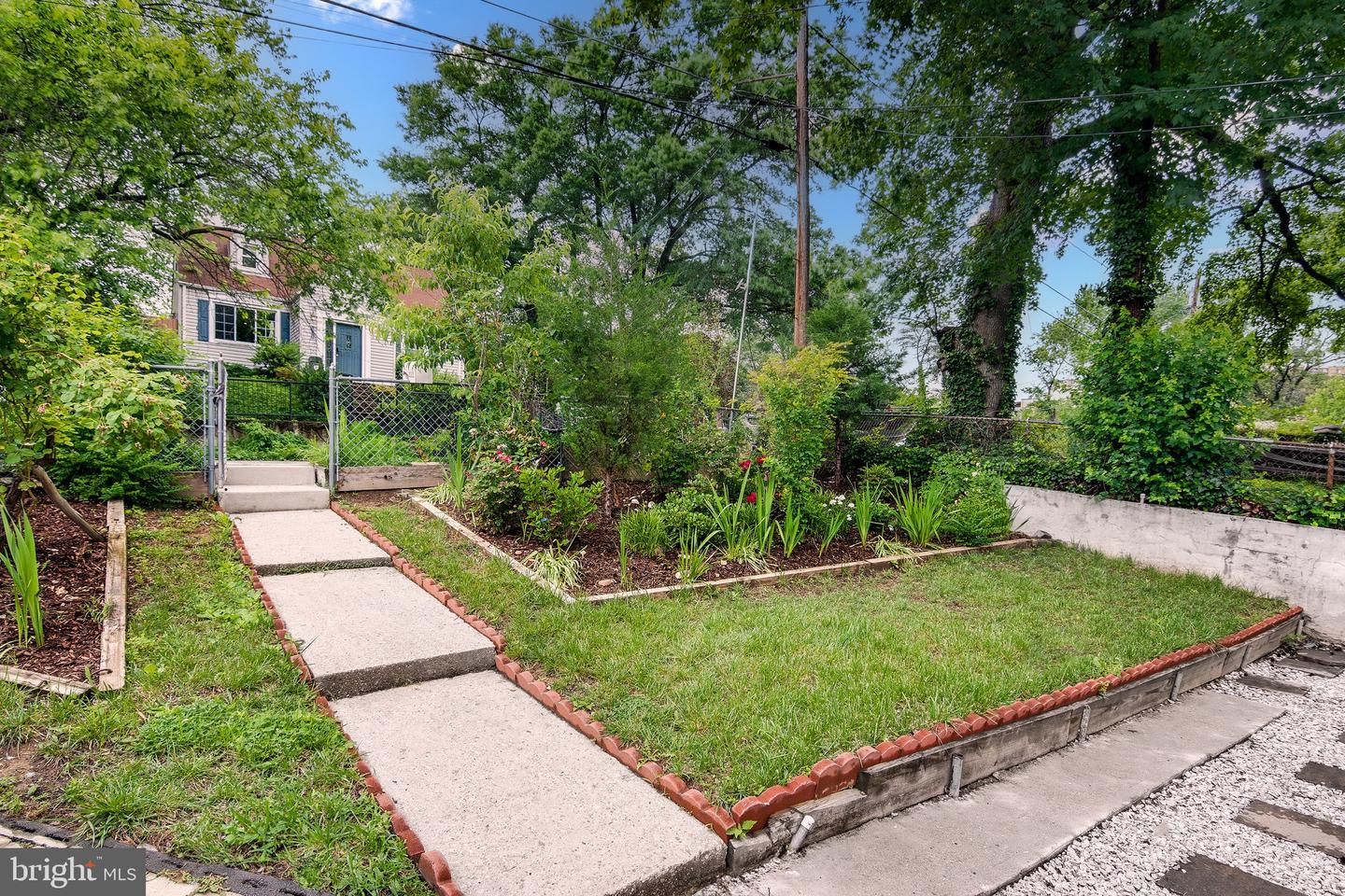 2322 FORT DR, ALEXANDRIA, Virginia 22303, 6 Bedrooms Bedrooms, ,3 BathroomsBathrooms,Residential,For sale,2322 FORT DR,VAFX2243730 MLS # VAFX2243730